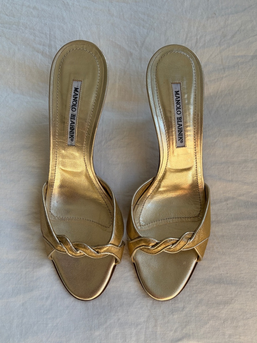 Vintage Manolo Blahnik Braided Twist Open Toe Mules Kittens Heels Gold